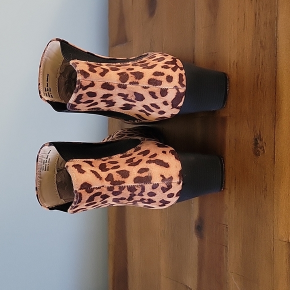 Leopard Print Heeled Booties - Picture 2 of 6